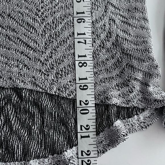 Generation Love zebra print lightweight knit sweater size M/L - Picture 5 of 7